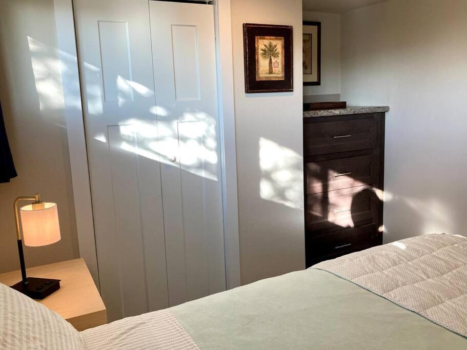 Cozy Tiny Home In The Hills Fischer Εξωτερικό φωτογραφία